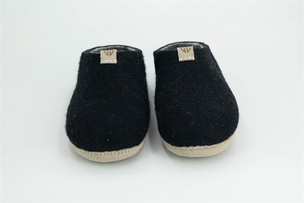 Giu Giu Wool Felt Slippers Womens